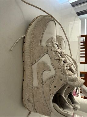 Women’s Athletic Sneakers in Beige and White